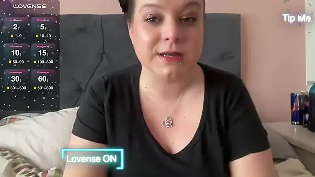 NaughtyWifeUK online show from 14, 12, 2024