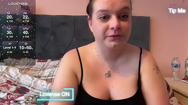 NaughtyWifeUK online show from 4, 12, 2024