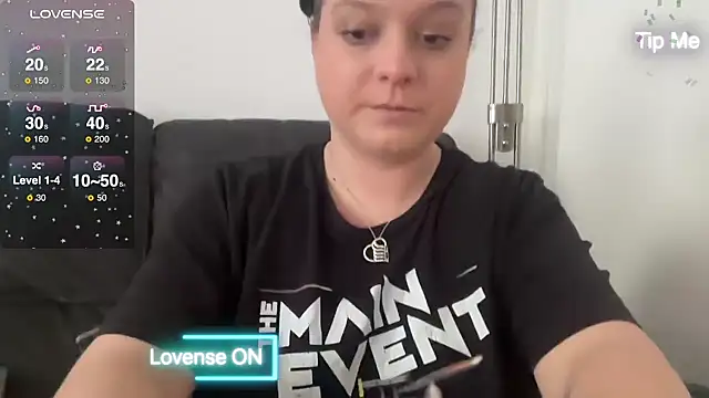 NaughtyWifeUK online show from 7, 2, 2025