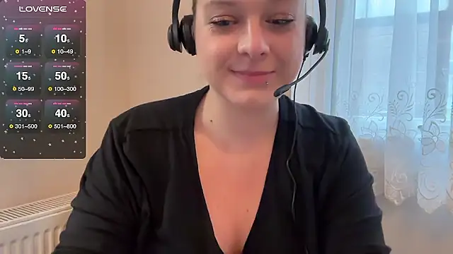 NaughtyWifeUK online show from 8, 1, 2026