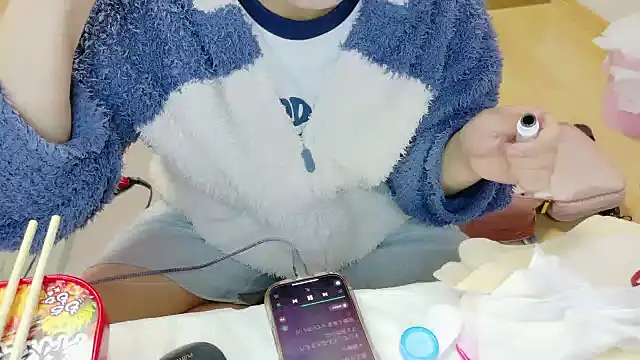 Snapshot of _usya_2525 chatting on 18, 11, 2025 usya 2525 online show from 18, 11, 2025