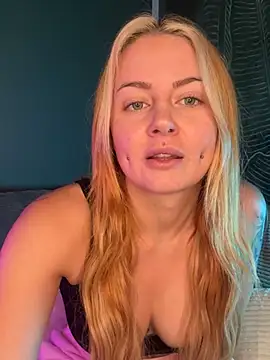 ObviouslyPeachy online show from 7, 12, 2024