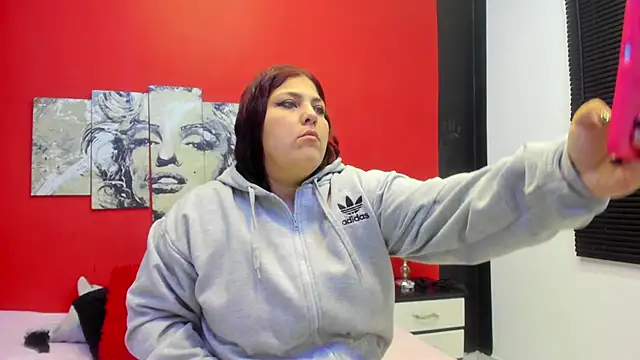 Kendra Hot1 online show from 14, 3, 2025