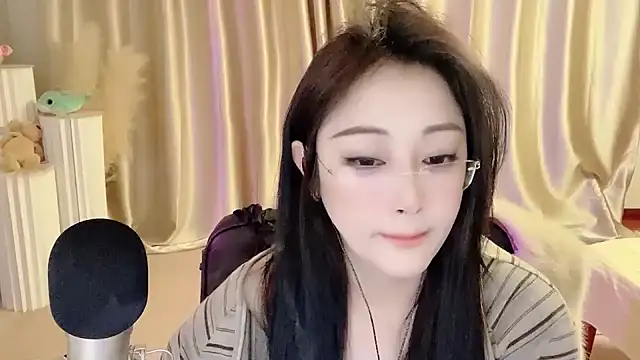 Daisy-77 online show from 8, 3, 2025