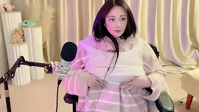 Daisy-77 online show from 10, 3, 2025