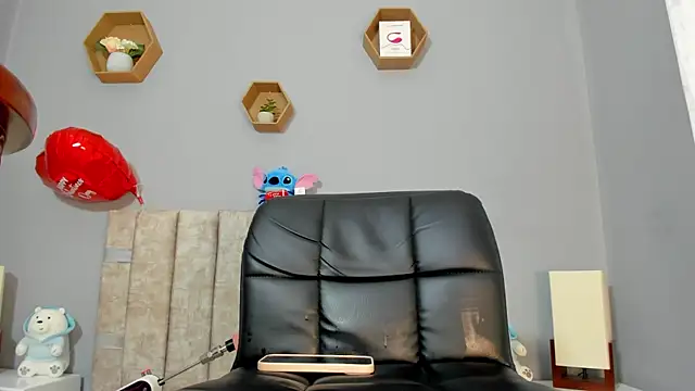 Chloe narcise online show from 3, 3, 2025