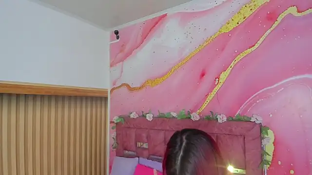 Daisy  rose online show from 17, 4, 2026