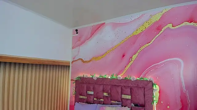 Daisy  rose online show from 11, 4, 2026