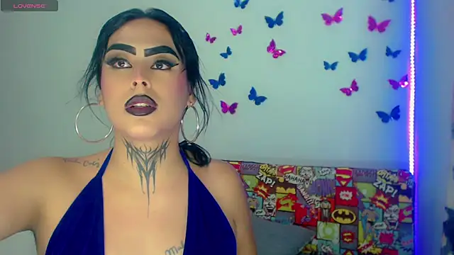 Perla Hotcortes online show from 7, 6, 2026