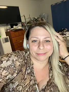 Hotslut187 online show from 15, 1, 2026