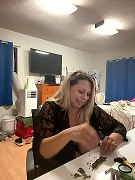 Snapshot of Hotslut187 chatting on 18, 1, 2026 Hotslut187 online show from 18, 1, 2026