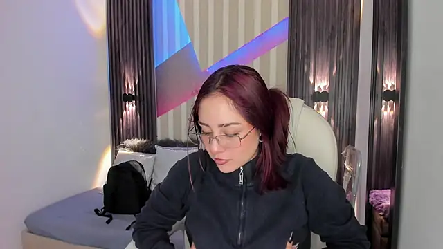 emily layton online show from 27, 11, 2025