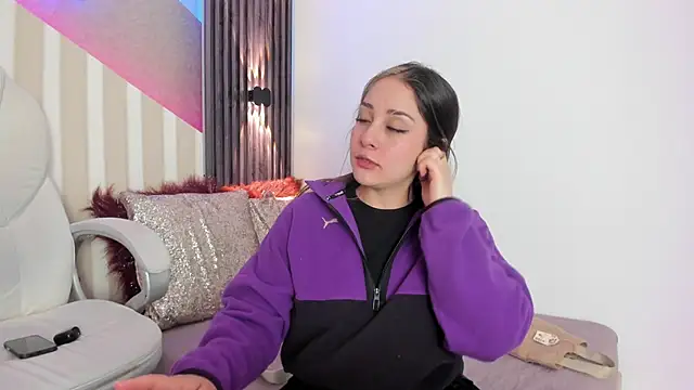 emily layton online show from 1, 10, 2025