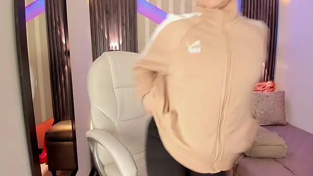 emily layton online show from 26, 9, 2025