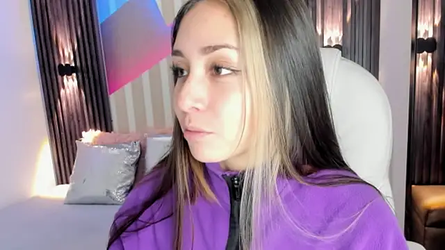 emily layton online show from 14, 10, 2025