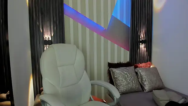 emily layton online show from 16, 9, 2025