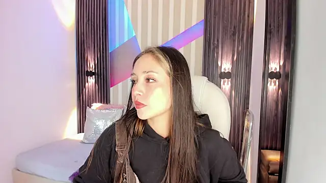 emily layton online show from 8, 10, 2025