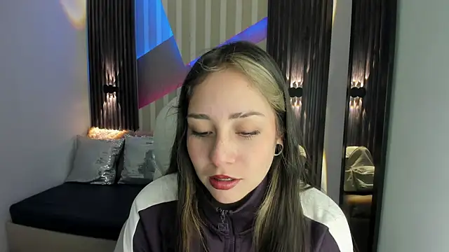 emily layton online show from 24, 10, 2025