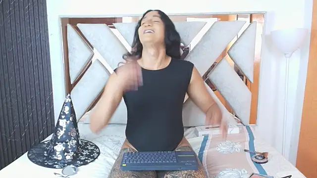 Alison Chan  online show from 31, 10, 2025