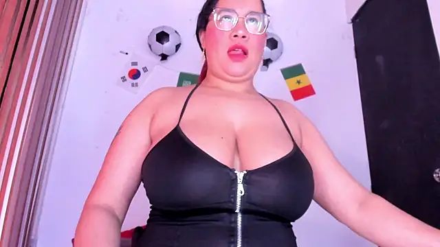 Snapshot of alondrabigtits chatting on 29, 6, 2026 alondrabigtits online show from 29, 6, 2026