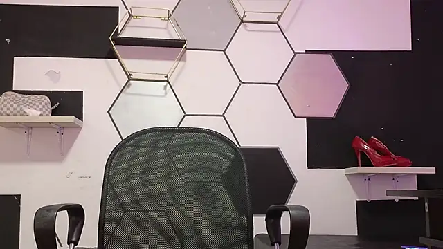 alondrabigtits online show from 17, 10, 2025