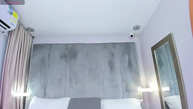 tifanyhills  online show from 3, 2, 2026