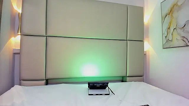 tifanyhills  online show from 20, 12, 2024