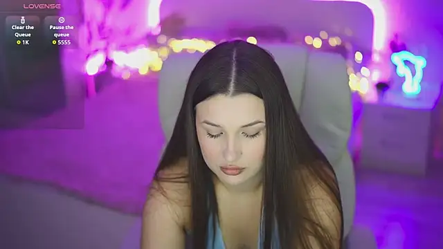 OneLaya online show from 6, 10, 2025