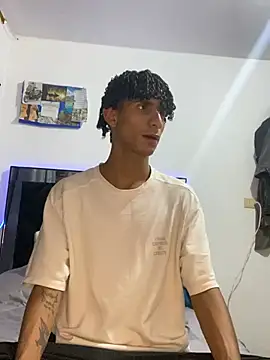 derreck models online show from 12, 2, 2026