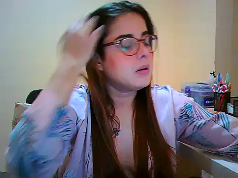 Snapshot of maliamiller chatting on 2, 11, 2025 maliamiller online show from 2, 11, 2025