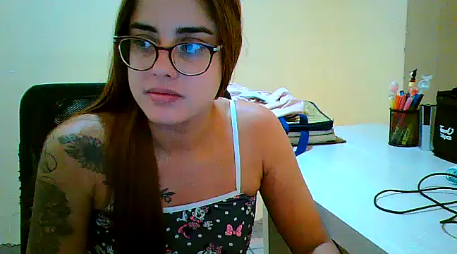 Snapshot of maliamiller chatting on 21, 3, 2025 maliamiller online show from 21, 3, 2025