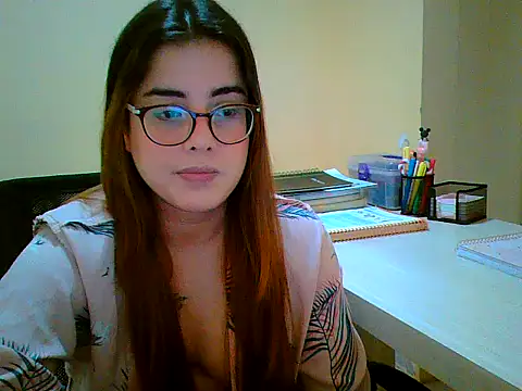 Snapshot of maliamiller chatting on 14, 9, 2025 maliamiller online show from 14, 9, 2025