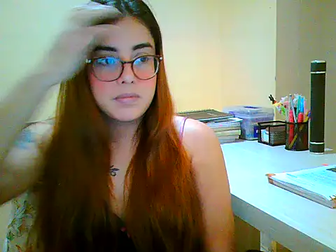 Snapshot of maliamiller chatting on 6, 11, 2025 maliamiller online show from 6, 11, 2025