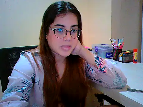 Snapshot of maliamiller chatting on 29, 10, 2025 maliamiller online show from 29, 10, 2025