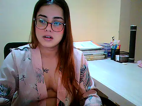 Snapshot of maliamiller chatting on 21, 9, 2025 maliamiller online show from 21, 9, 2025