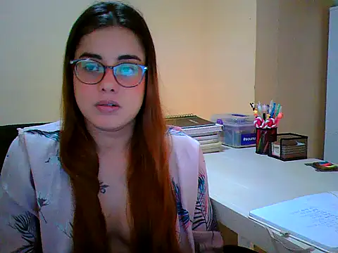 Snapshot of maliamiller chatting on 25, 10, 2025 maliamiller online show from 25, 10, 2025