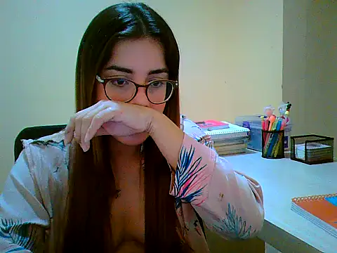 Snapshot of maliamiller chatting on 10, 10, 2025 maliamiller online show from 10, 10, 2025