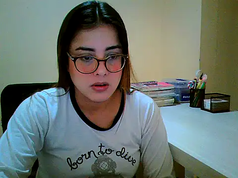 Snapshot of maliamiller chatting on 27, 9, 2025 maliamiller online show from 27, 9, 2025