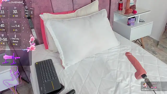 AshlieRoberts online show from 9, 9, 2025