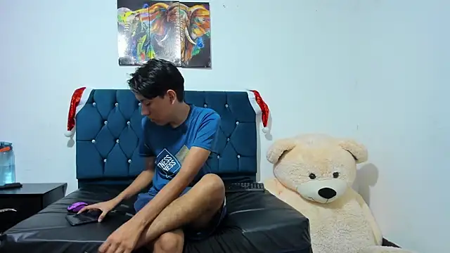 Snapshot of AXEL_AND_THOMAS chatting on 22, 12, 2024 AXEL AND THOMAS online show from 22, 12, 2024