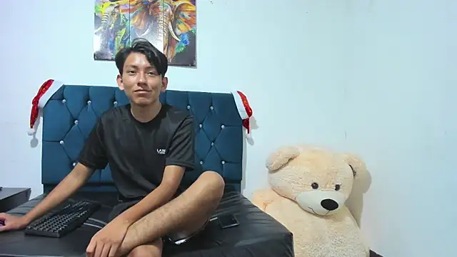 Snapshot of AXEL_AND_THOMAS chatting on 25, 12, 2024 AXEL AND THOMAS online show from 25, 12, 2024