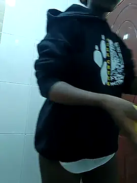 Juicylittle slute online show from 26, 3, 2026