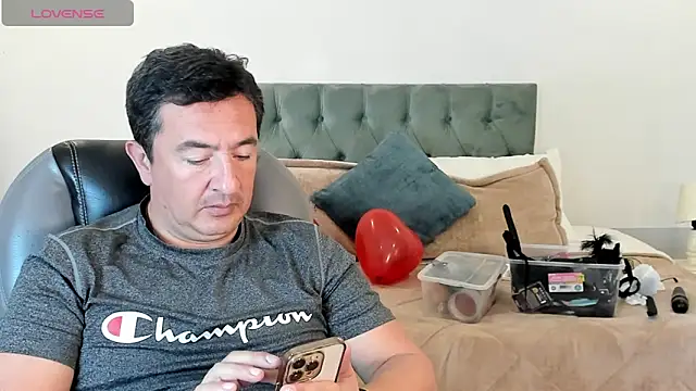 Snapshot of Sam_and_molly_ chatting on 30, 1, 2025 Sam and molly online show from 30, 1, 2025