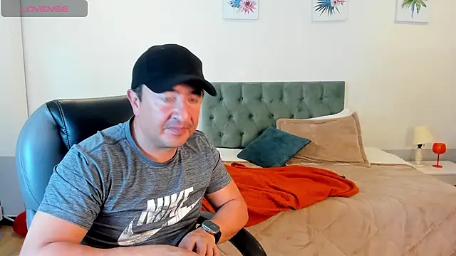 Snapshot of Sam_and_molly_ chatting on 1, 2, 2025 Sam and molly online show from 1, 2, 2025