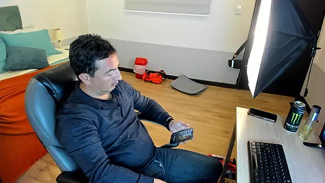 Snapshot of Sam_and_molly_ chatting on 13, 2, 2025 Sam and molly online show from 13, 2, 2025