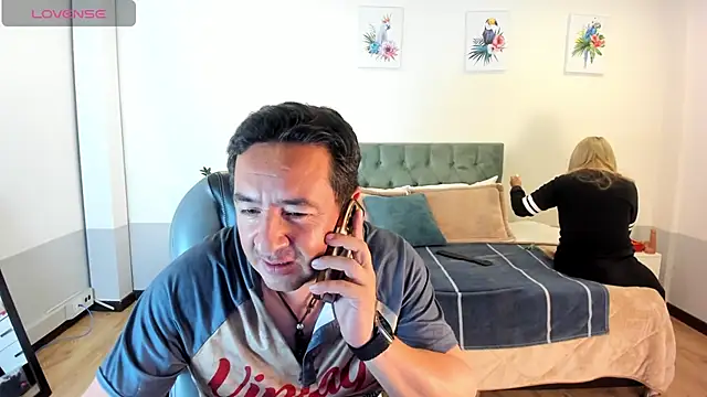 Snapshot of Sam_and_molly_ chatting on 2, 2, 2025 Sam and molly online show from 2, 2, 2025