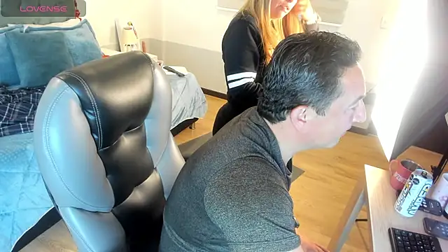 Snapshot of Sam_and_molly_ chatting on 14, 2, 2025 Sam and molly online show from 14, 2, 2025