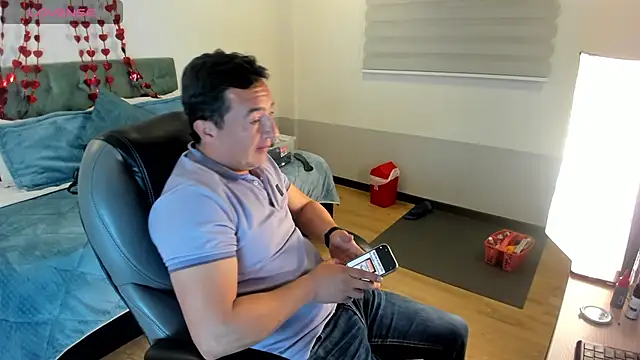 Snapshot of Sam_and_molly_ chatting on 19, 2, 2025 Sam and molly online show from 19, 2, 2025