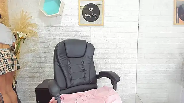 Aisha 09 online show from 26, 2, 2025