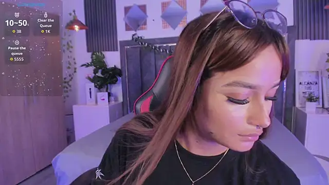 isabela fox online show from 6, 10, 2025